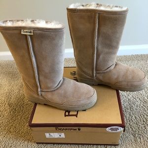 BearPaw Women’s Boots Sand 8